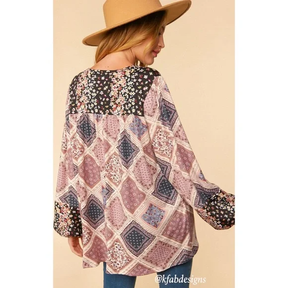 LAST 2! V Neck Bohemian Color Block Bubble Sleeve Knit Top! - Picture 6 of 8